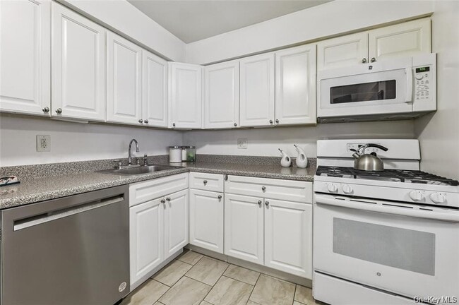 Photo - 10 Brevoort Dr Unit 1A
