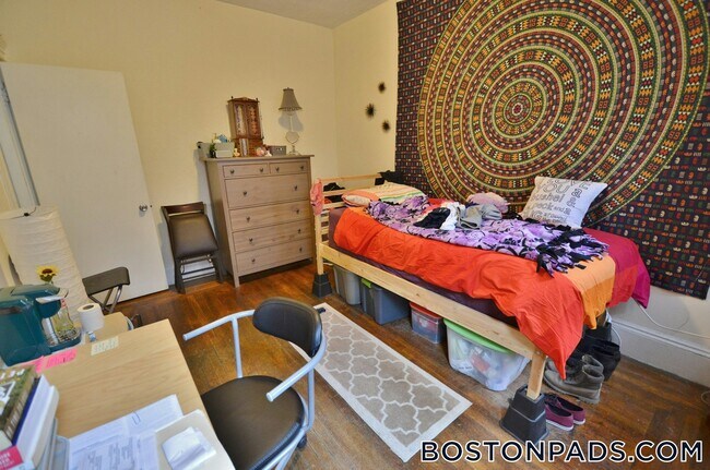 Photo - 105 Peterborough St Unidad 21