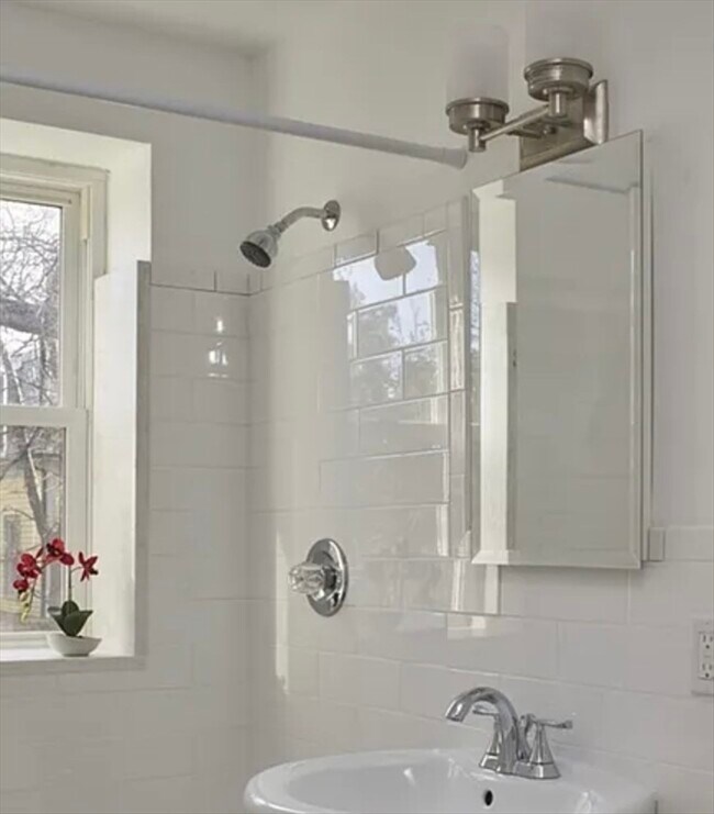 Photo - 104 Trowbridge St Unit 4