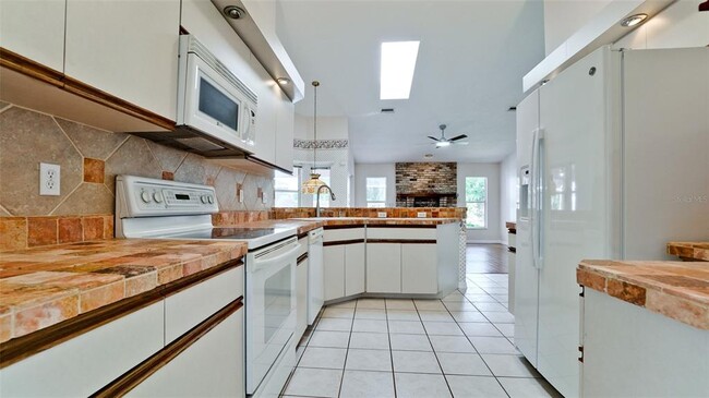 Photo - 407 68th Ave Dr W