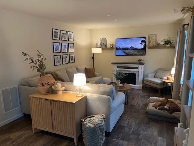 Photo - 834 Byler Cir