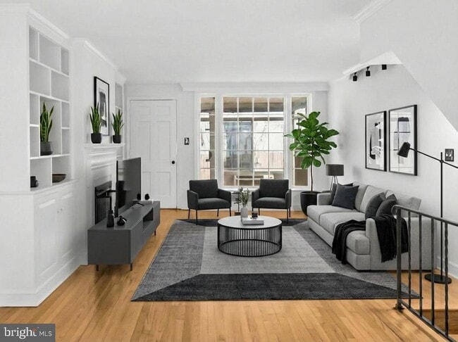 Photo - 2420 I St NW