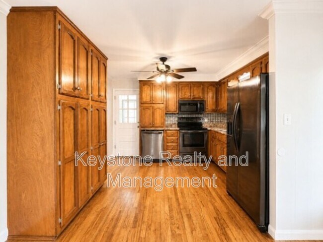 Photo - 2111 Fleming Rd