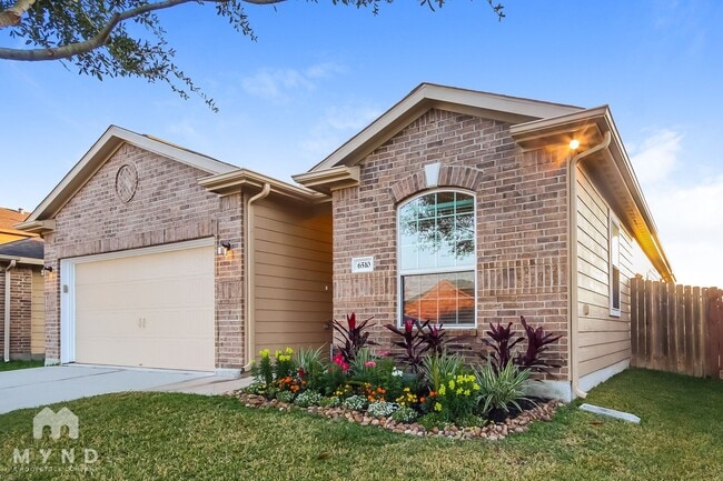 Building Photo - 6510 Pine Tree Dr