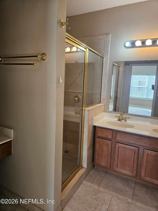 Photo - 3888 Summer Grove Way N