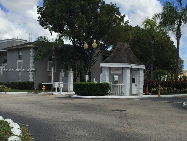 Building Photo - 464 NE 210th Cir Terrace Unit 10110A