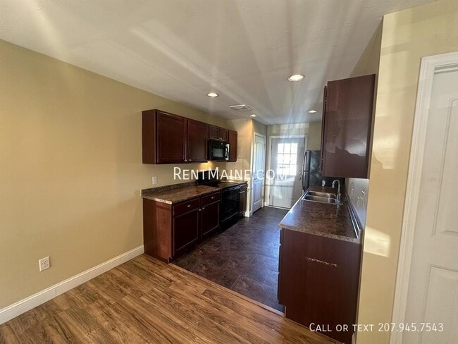 Photo - 31 Basketball Ct