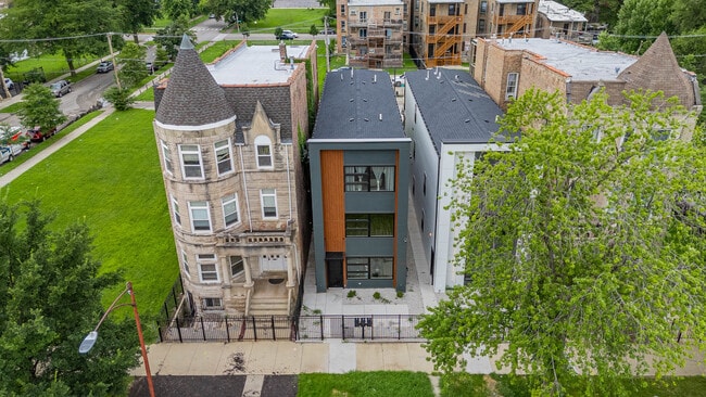 Building Photo - 5534 S Michigan Ave