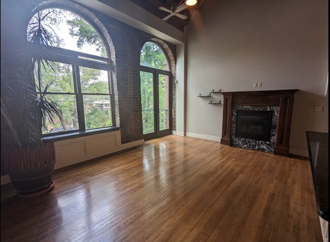 Photo - 1715 Summit St Unit 204