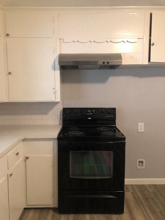 Photo - Gorgeous Just Remodeled 4 bed 2 bath Home ...