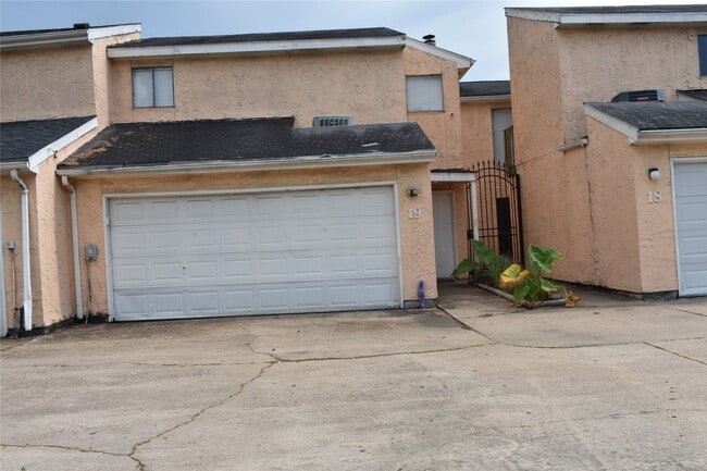 Building Photo - 11411 Harwin Dr. Unit 19