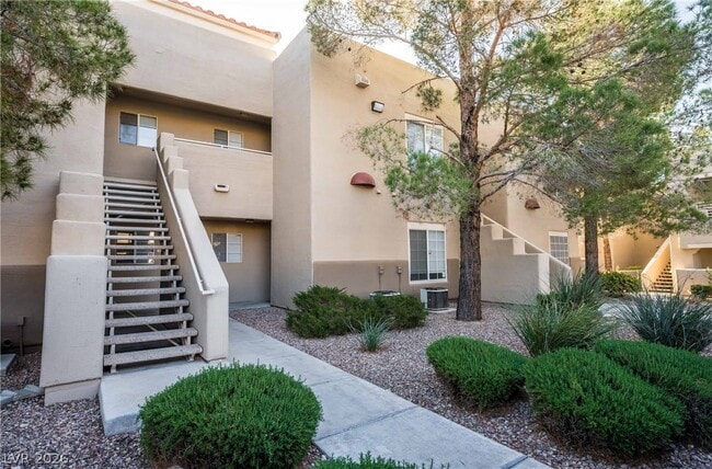 Building Photo - 1908 Villa Palms Ct Unit 202