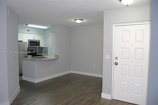 Photo - 2803 N Oakland Forest Dr Unit 108