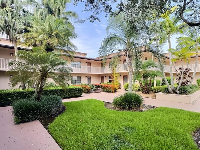 Building Photo - 8760 Azalea Ct Unit 203