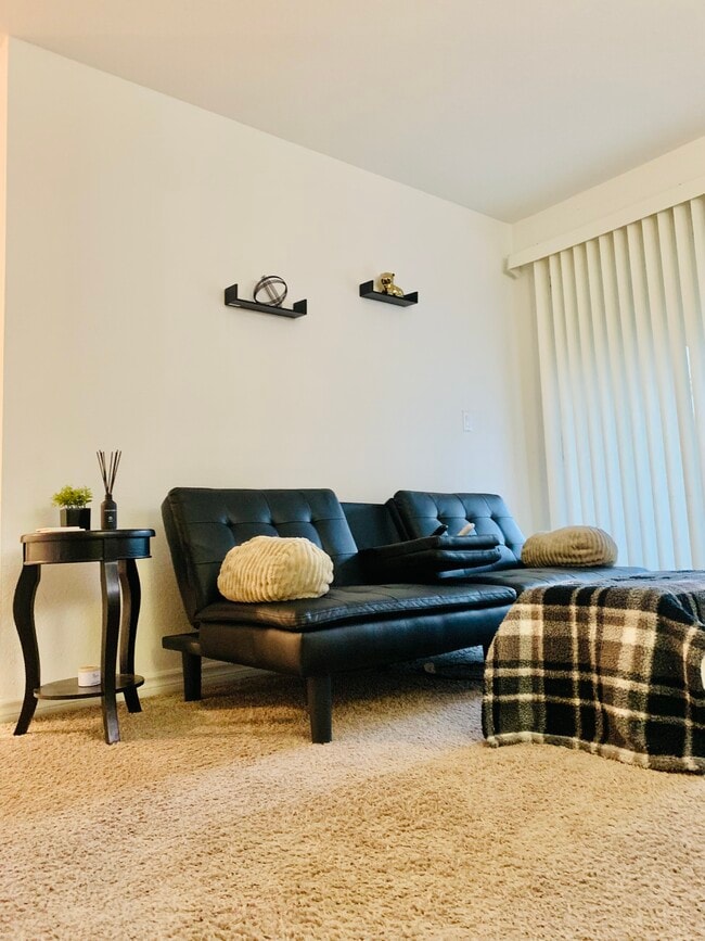 Photo - 4918 River Glen Dr