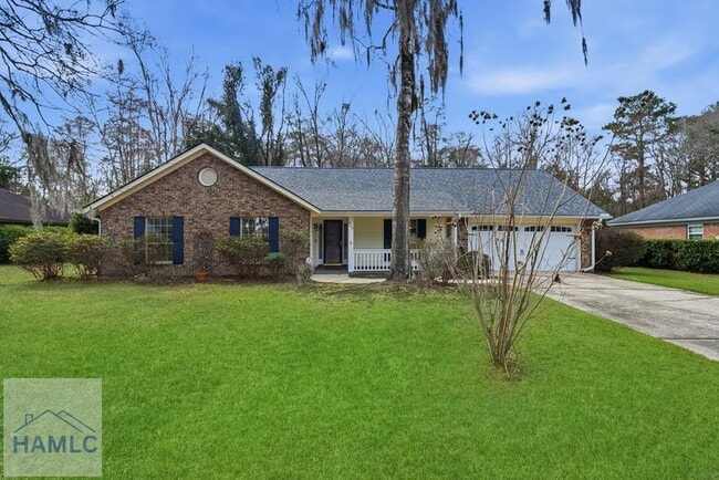 Building Photo - 405 Club Dr