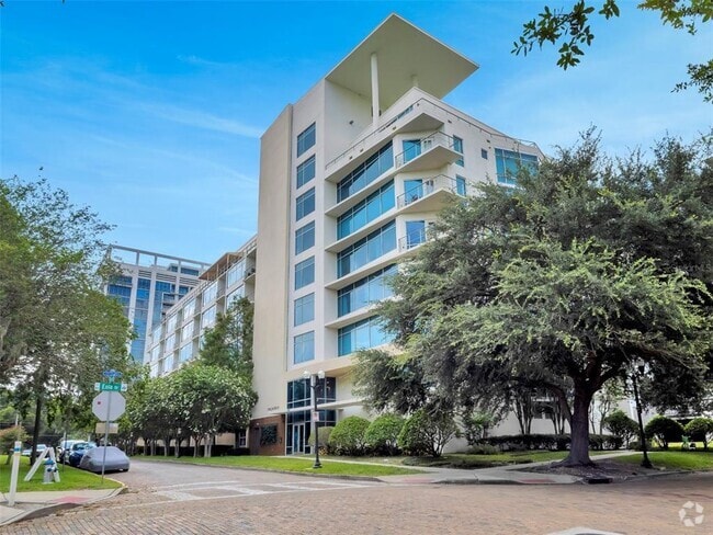 Building Photo - 525 E Jackson St Unit P6 Rental