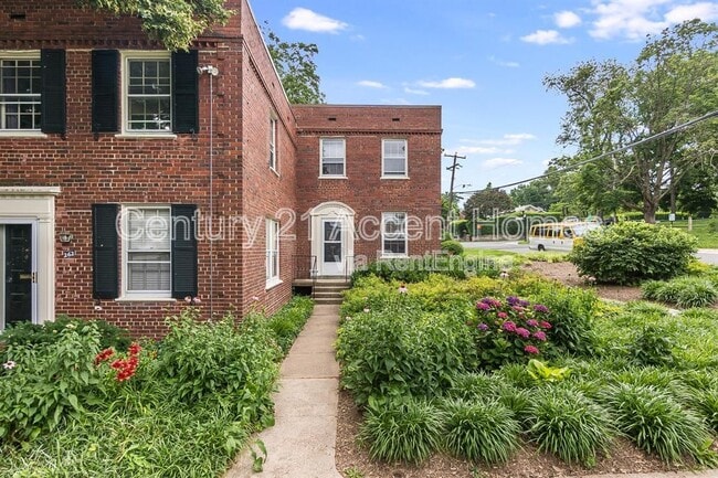 Building Photo - 1020 S Barton St Rental