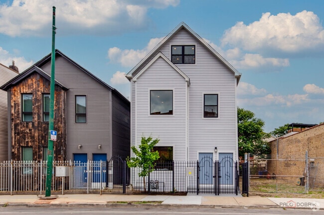 Building Photo - 1746 N California Ave Rental