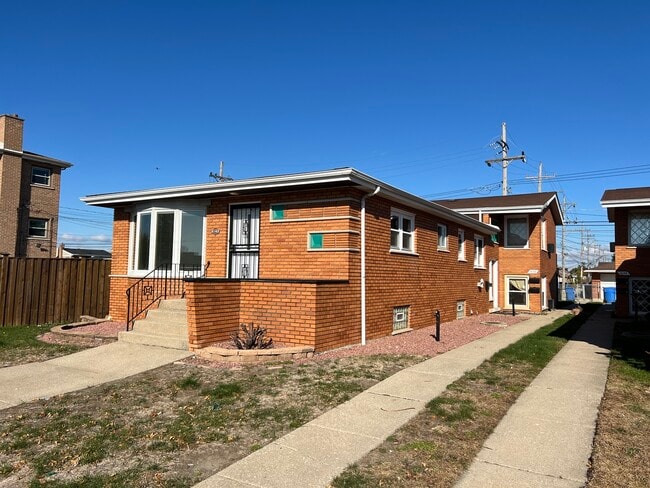 Building Photo - 4148 W 87th St Unit 0