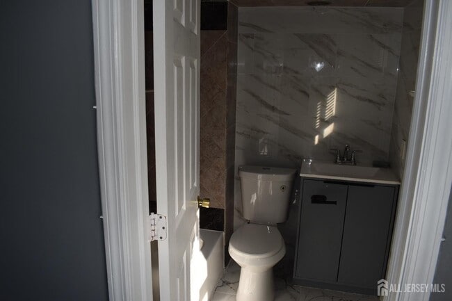 Photo - 100 Randolph St