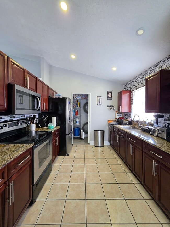 Photo - 763 Country Woods Cir