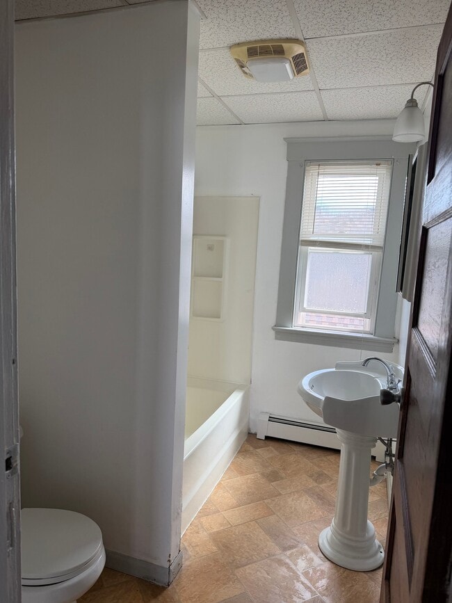 Photo - 219 Bond St Unit Apt