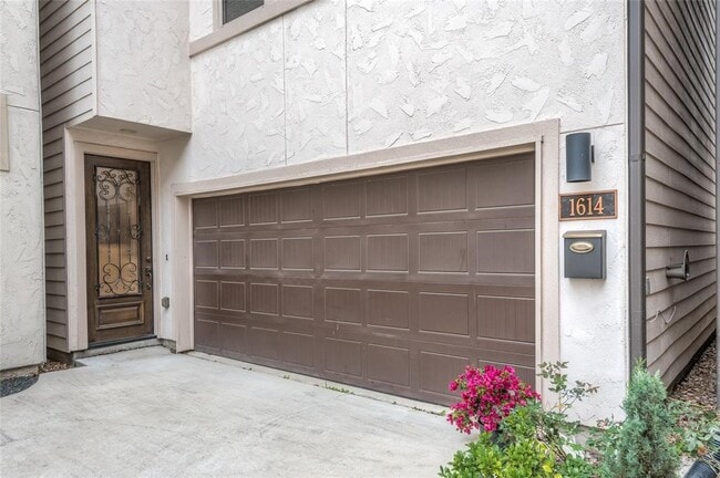 Photo - 1614 Parker St