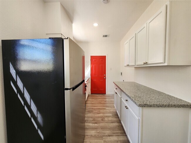 Photo - 2706 Berry St