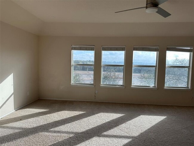 Photo - 520 Cameron Cove