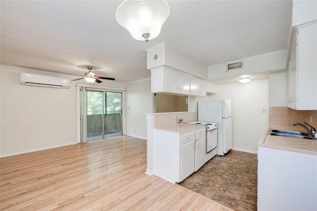 Photo - 1511 Shoal Creek Blvd