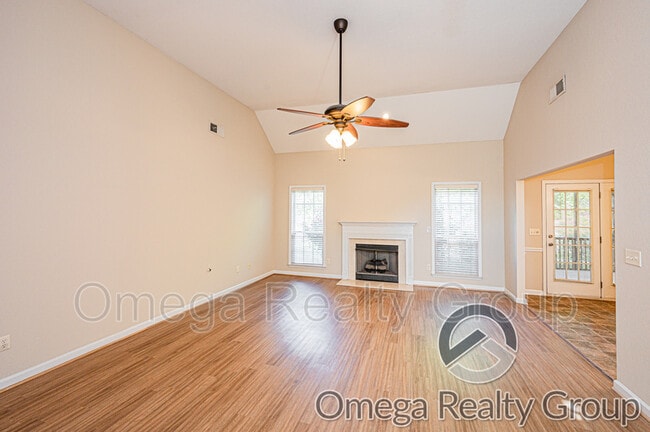 Photo - 205 Stonehaven Trace