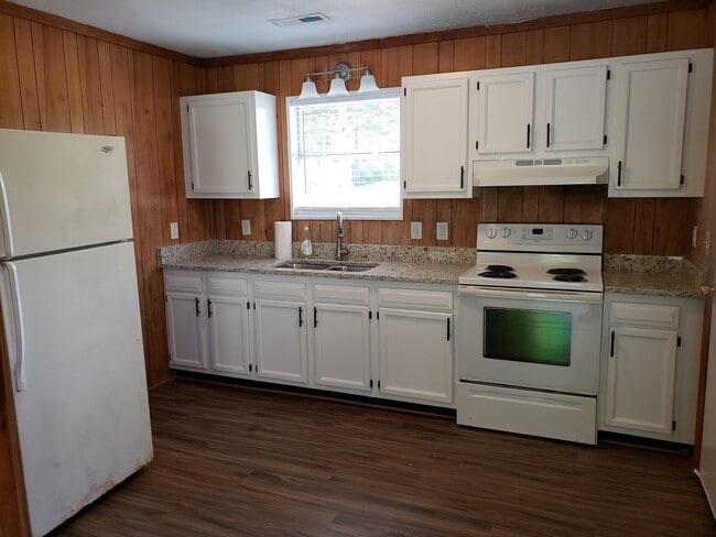 Photo - 5438 Sidbury Rd