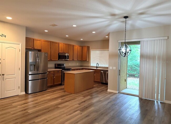 Building Photo - 5573 Rutherford Pl