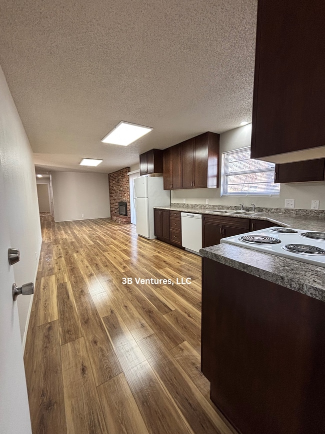 Photo - 2809 E 25th St