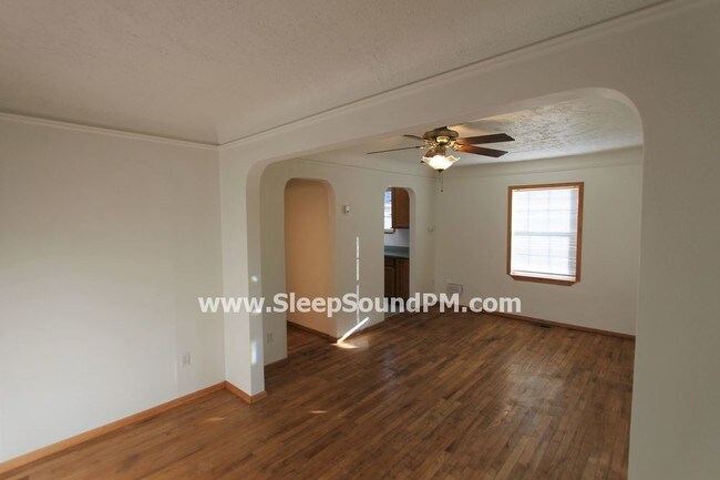 Photo - Beautiful 2 Bedroom Home with Large Backyard