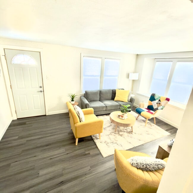 Photo - 2833 S 128th St