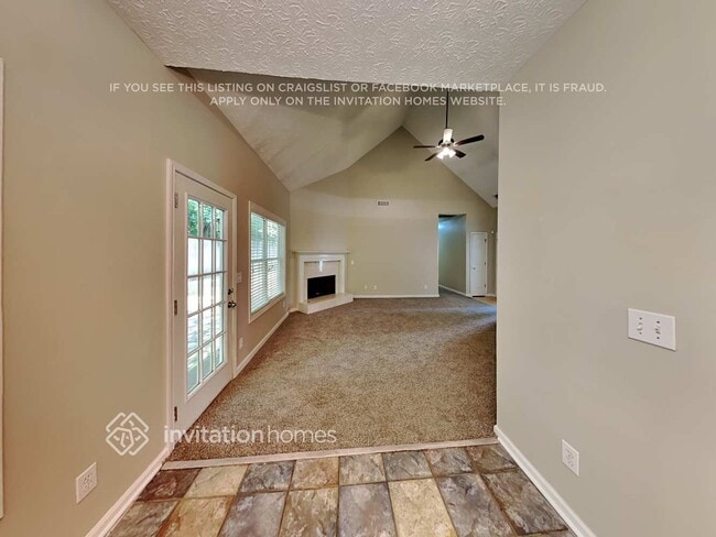 Photo - 304 Apache Dr