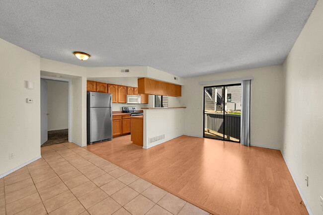 $1,140.95 with $300 Off The First Month's Rent, 1 Bed, 1 Bath, Condo in Thornton with Washer and ...
