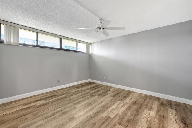 1950 SW Palm City Rd Unit 5104