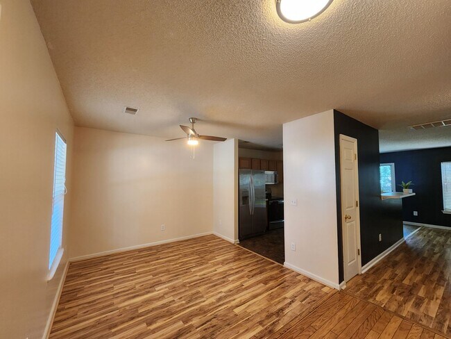 Photo - Lovely Scotts Mill Home!