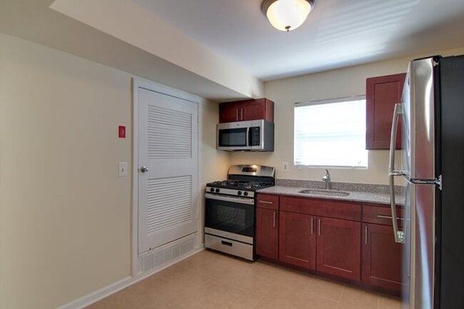 Building Photo - Hadley Woods Rental
