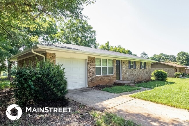 Photo - 204 Oxford Way