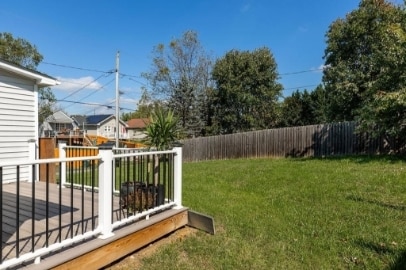 Photo - 105 Hemlock St