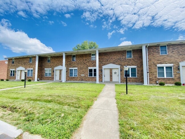 Building Photo - 1359 Chippewa Dr
