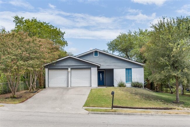 Building Photo - 802 Prince Valiant Dr