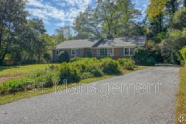 Building Photo - 524 Overland Dr Rental