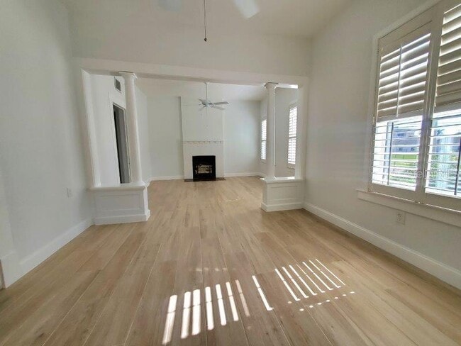 Photo - 461 W Marion Ave