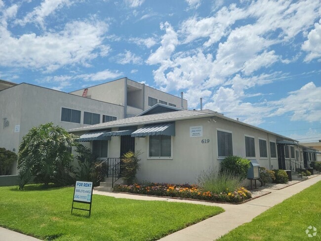 Building Photo - 619 S Grevillea Ave Rental