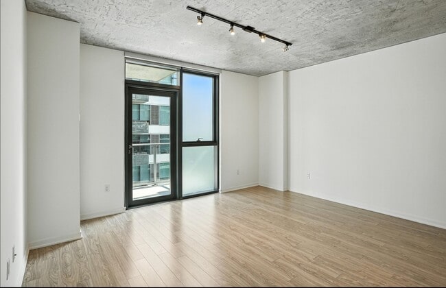 Photo - 1302 S Wabash Ave